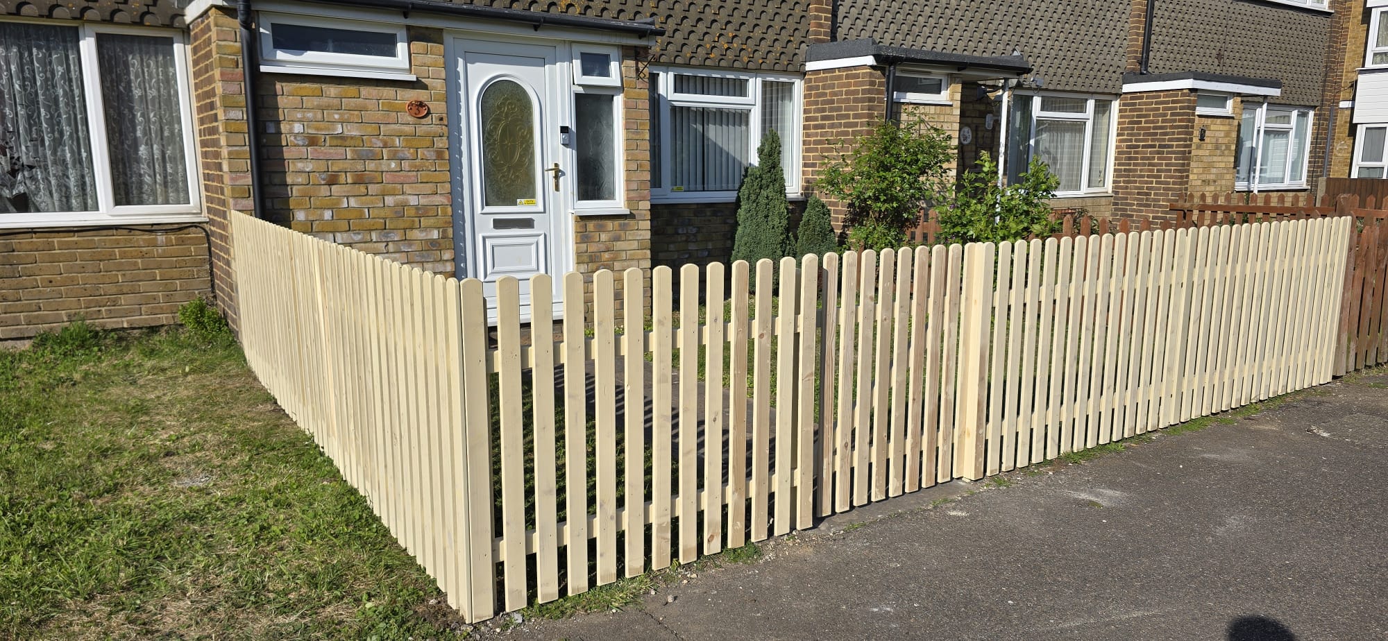 Frame your garden, gate included.